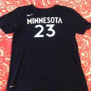 Men’s Large Nike MN Timberwolves Butler T-shirt 23